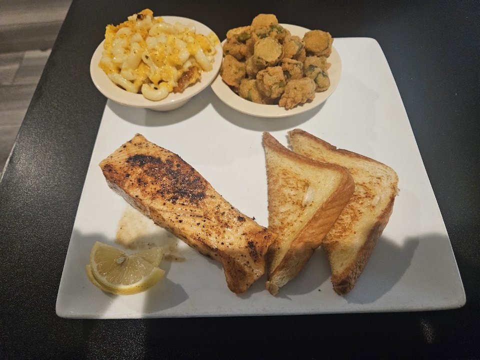 Kids Grilled Cheese w cc Fries